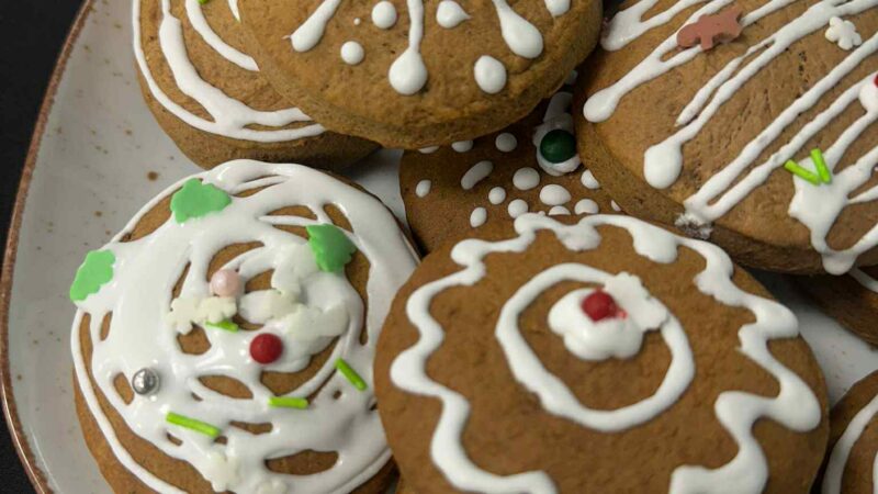 Pierniczki świąteczne z lukrem